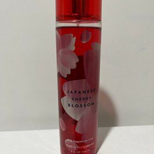 Bath & Body Works Japanese Cherry Blossom Fine Fragrance Mist 8 oz . NEW!!